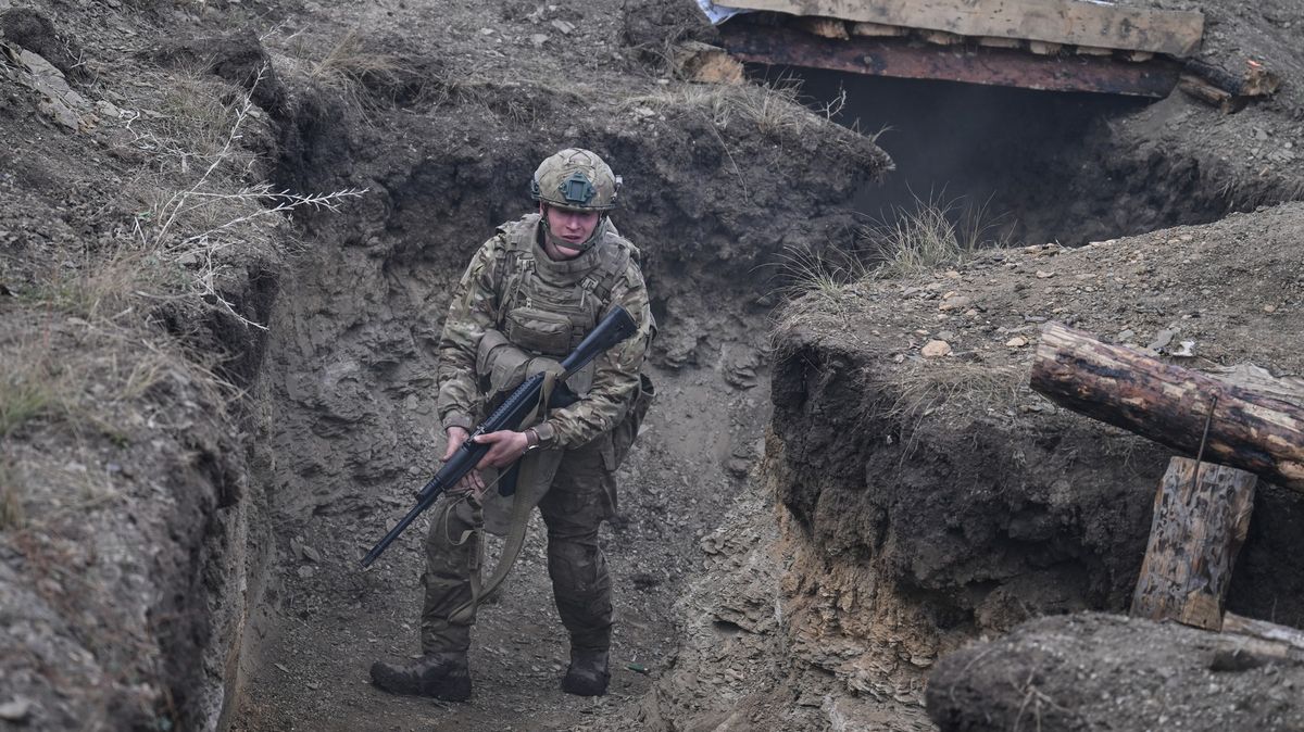 Ukrajinci se už v Pokrovsku vzdávají, tvrdí Rusové. Situace je komplikovaná, přiznává Kyjev